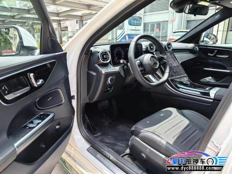 24年奔驰C轿车抵押车出售