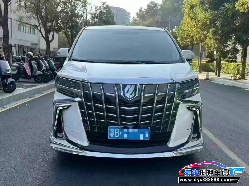 抵押车出售13年丰田埃尔法轿车
