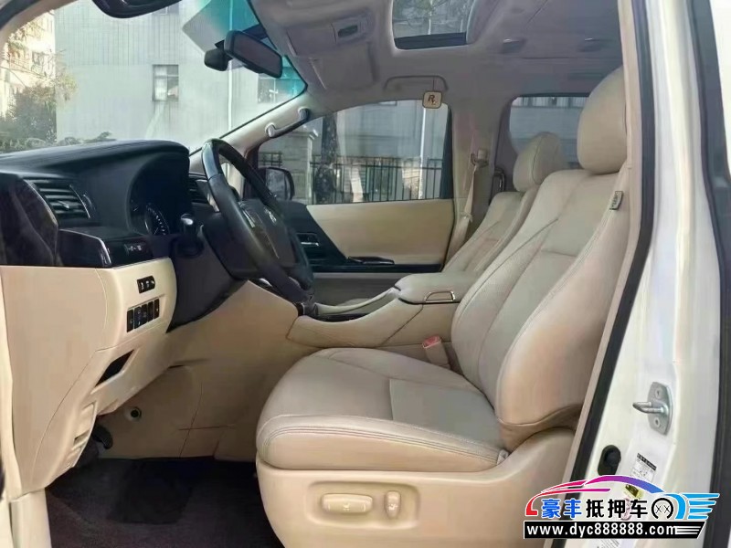 13年丰田埃尔法轿车抵押车出售