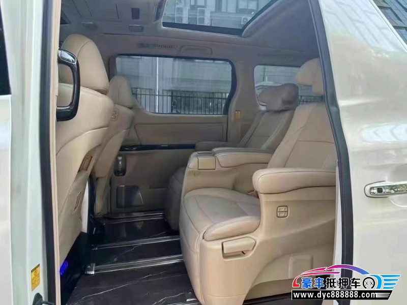 13年丰田埃尔法轿车抵押车出售