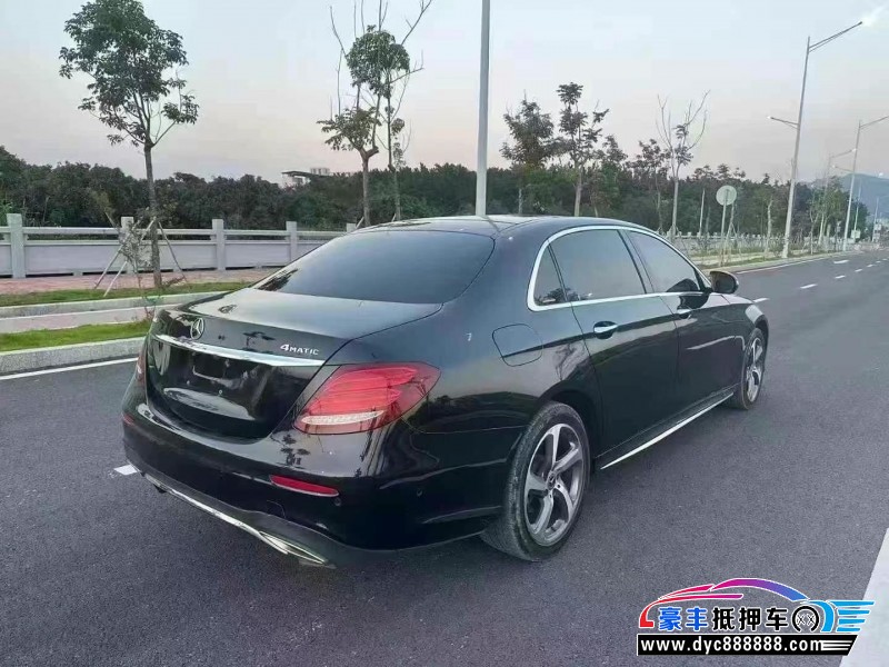 19年奔驰E轿车抵押车出售