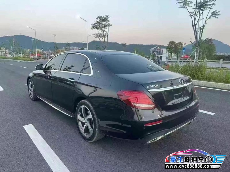 19年奔驰E轿车抵押车出售