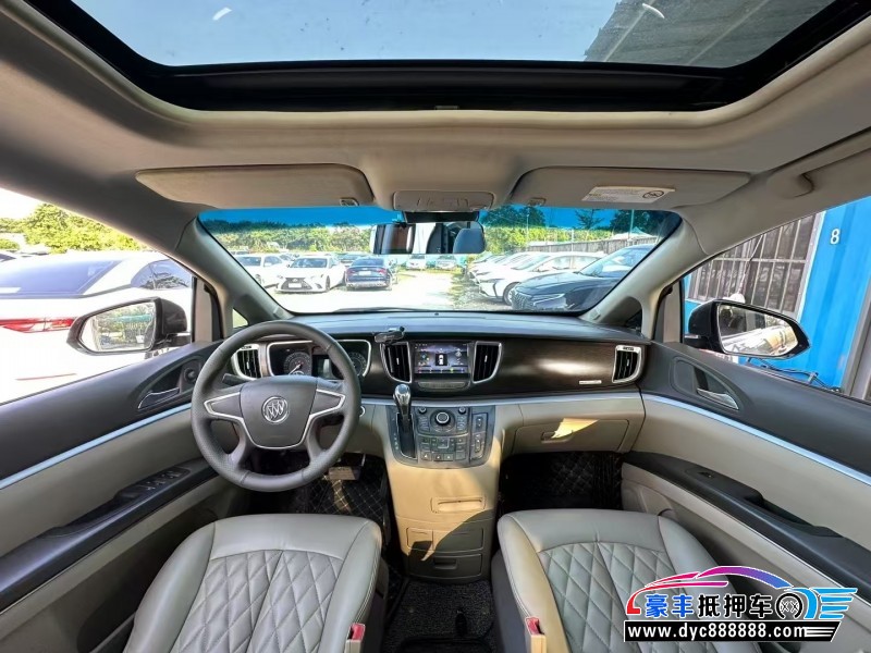 13年别克GL8轿车抵押车出售