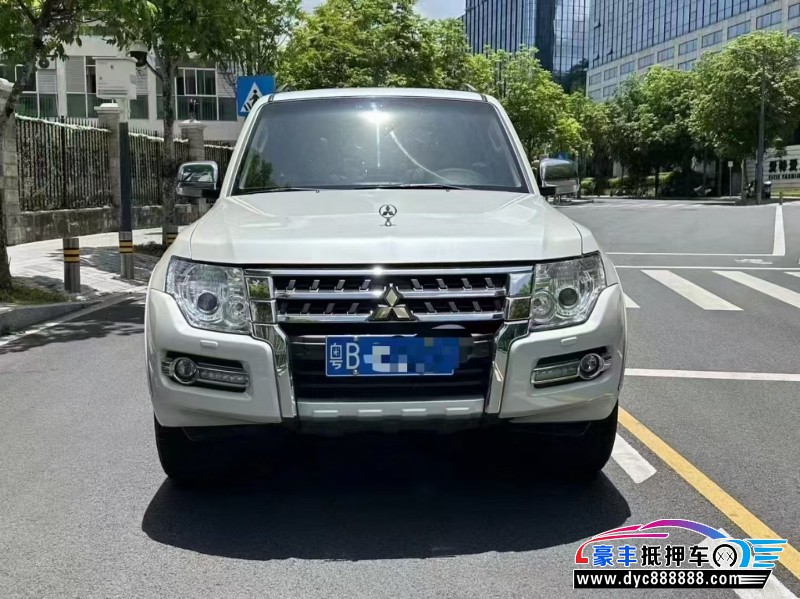 19年三菱帕杰罗轿车抵押车出售