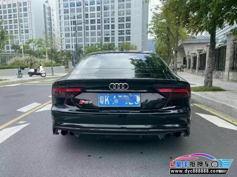 17年奥迪S7轿车抵押车出售