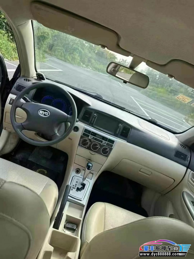 13年比亚迪f3轿车抵押车出售