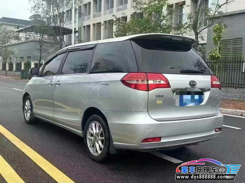 15年比亚迪m6轿车抵押车出售