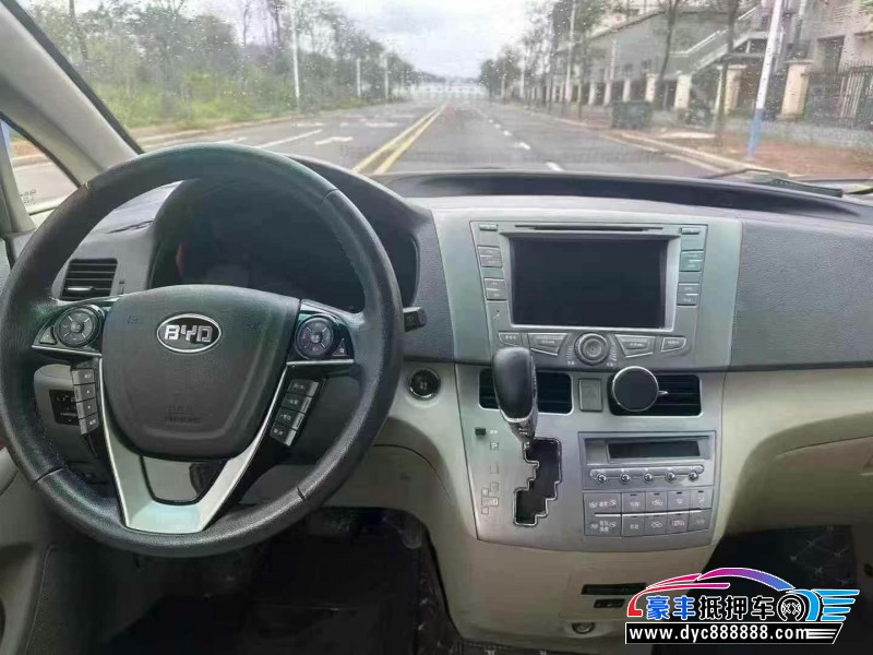 15年比亚迪m6轿车抵押车出售