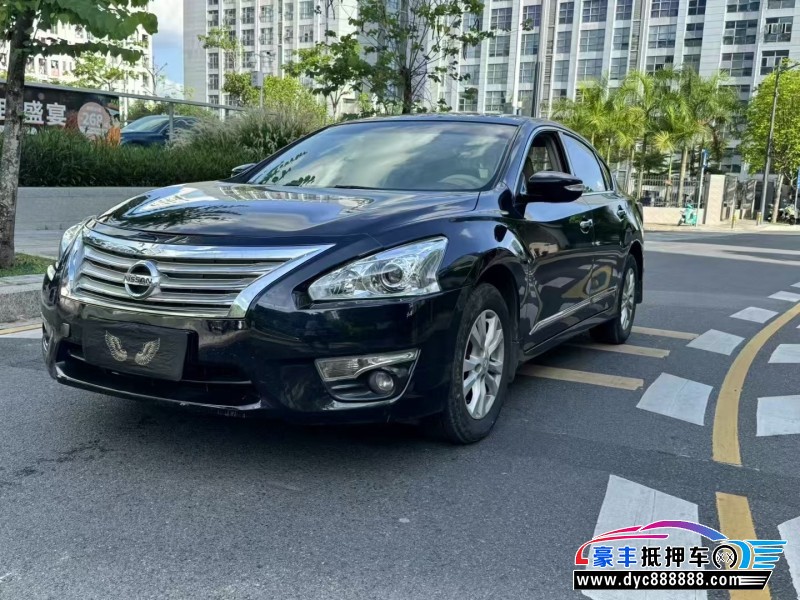 13年日产天籁轿车抵押车出售