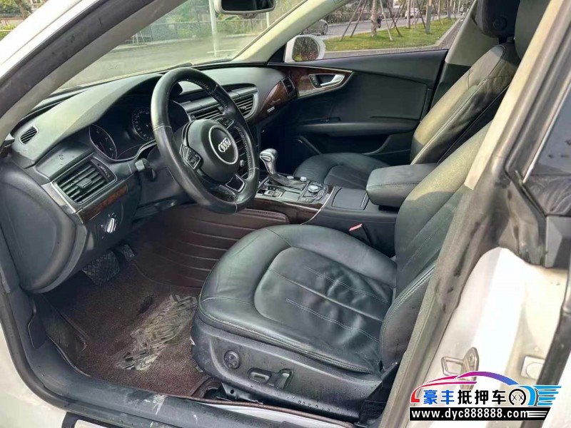 13年奥迪A7轿车抵押车出售