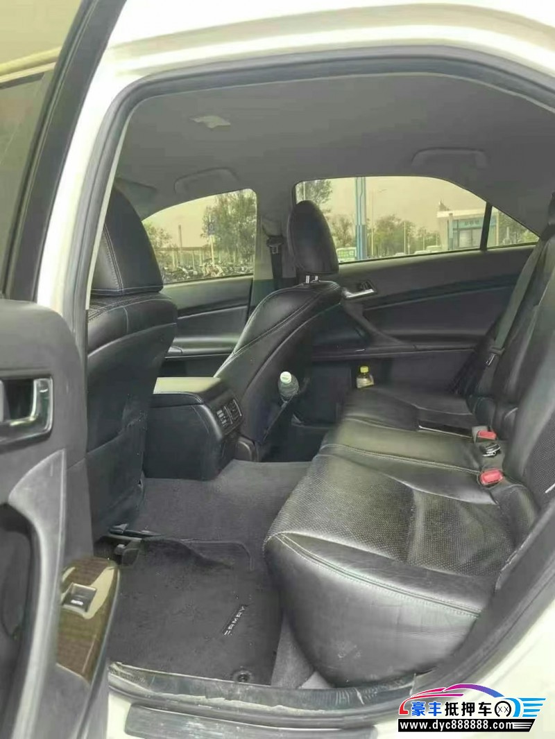 17年丰田锐志轿车抵押车出售