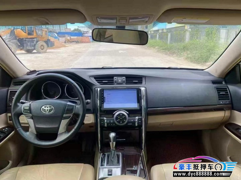 13年丰田锐志轿车抵押车出售