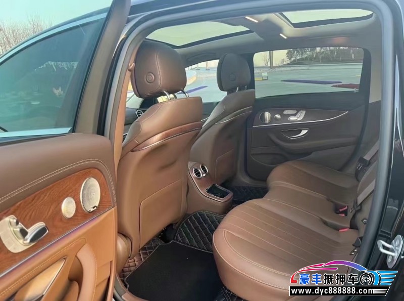 23年奔驰E轿车抵押车出售