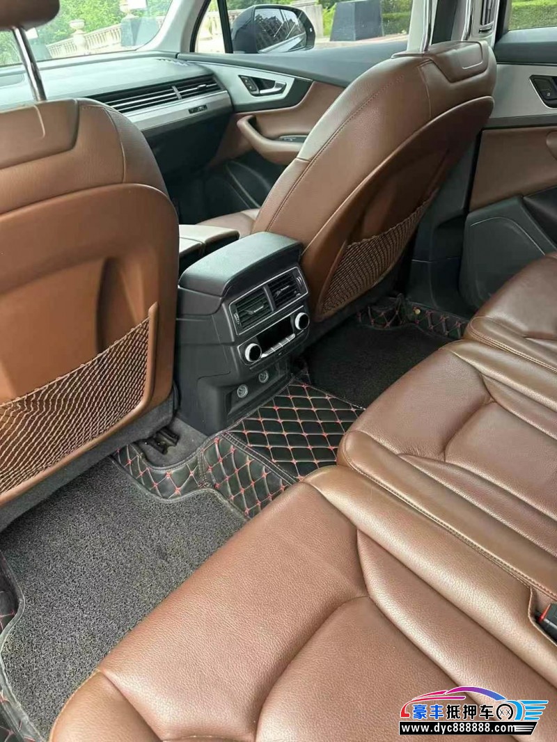 19年奥迪Q7轿车抵押车出售