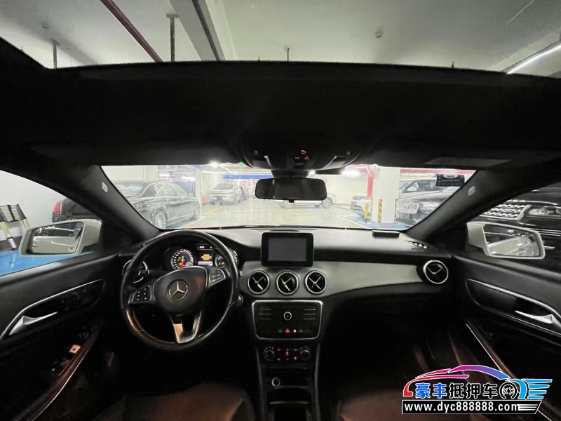 15年奔驰CLA轿车抵押车出售