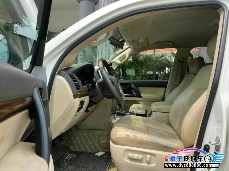 18年丰田兰德酷路泽（陆巡）轿车抵押车出售