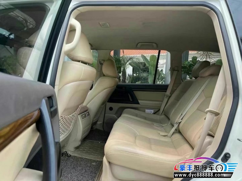 18年丰田兰德酷路泽（陆巡）轿车抵押车出售