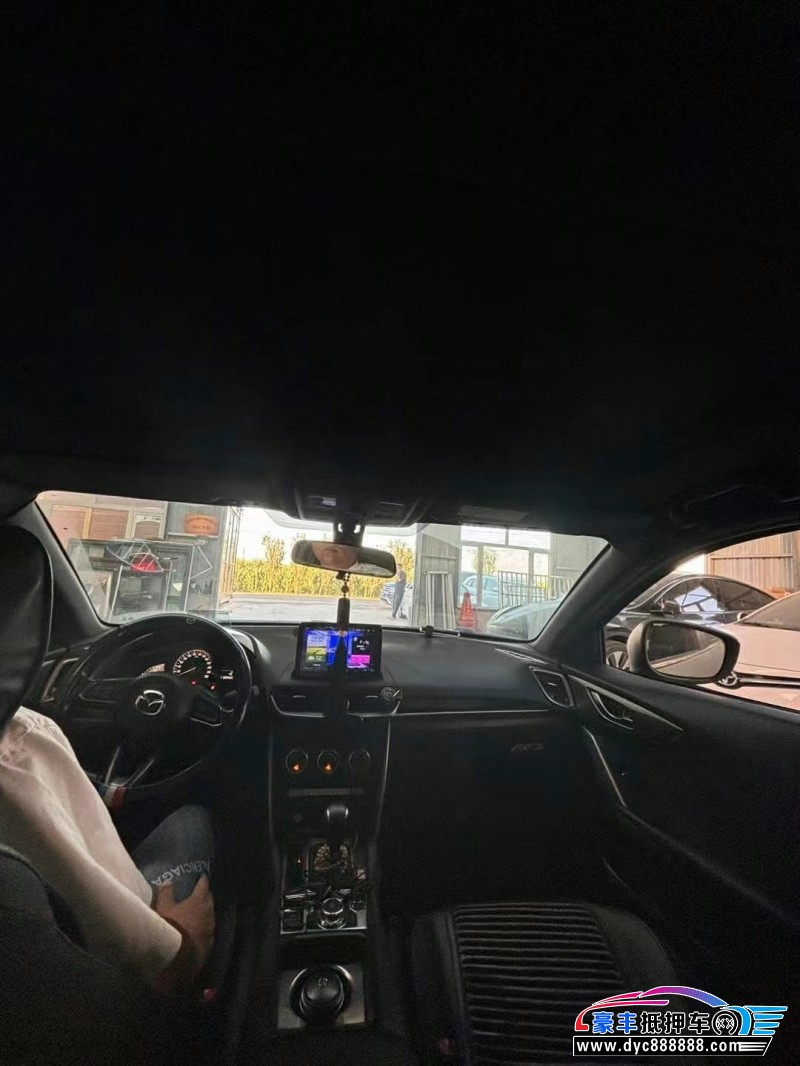 18年马自达CX-4轿车抵押车出售