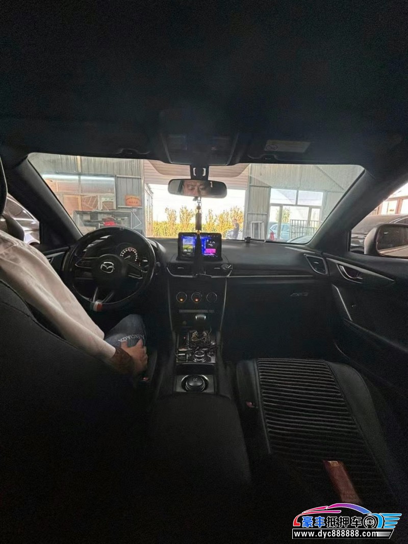 18年马自达CX-4轿车抵押车出售