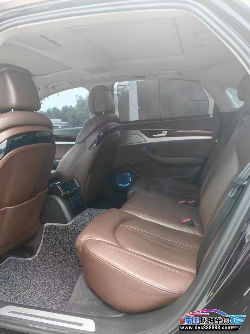 13年奥迪A8L轿车抵押车出售