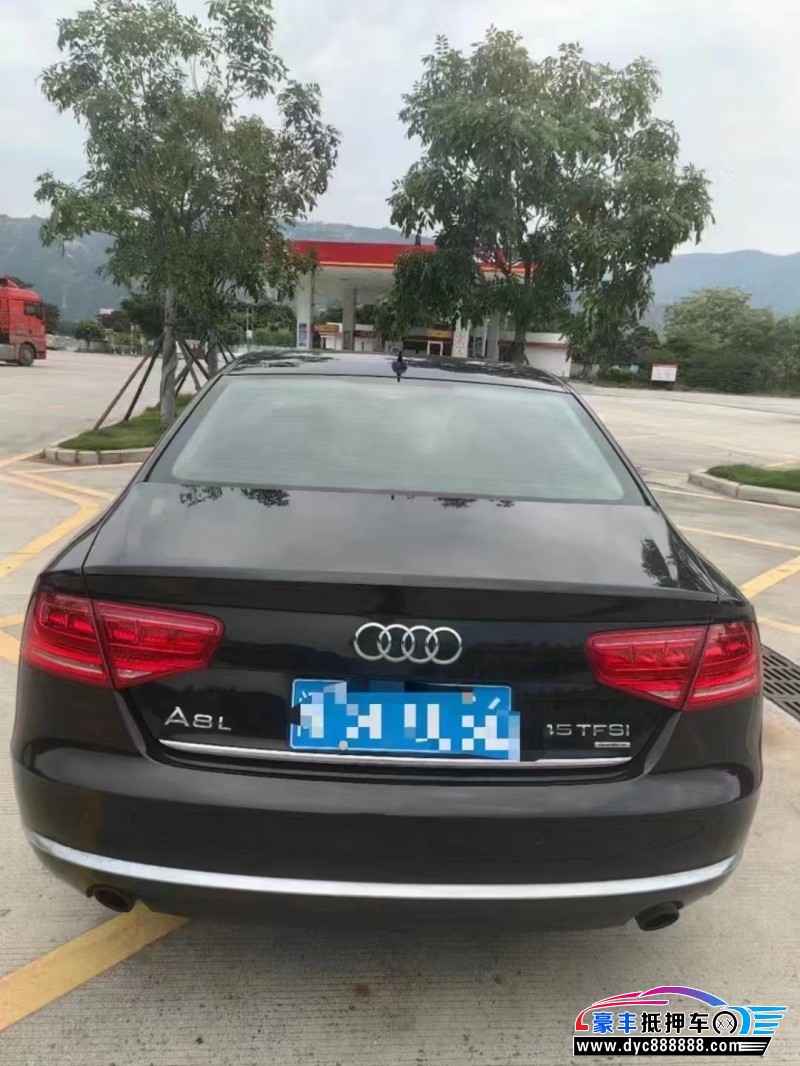 13年奥迪A8L轿车抵押车出售