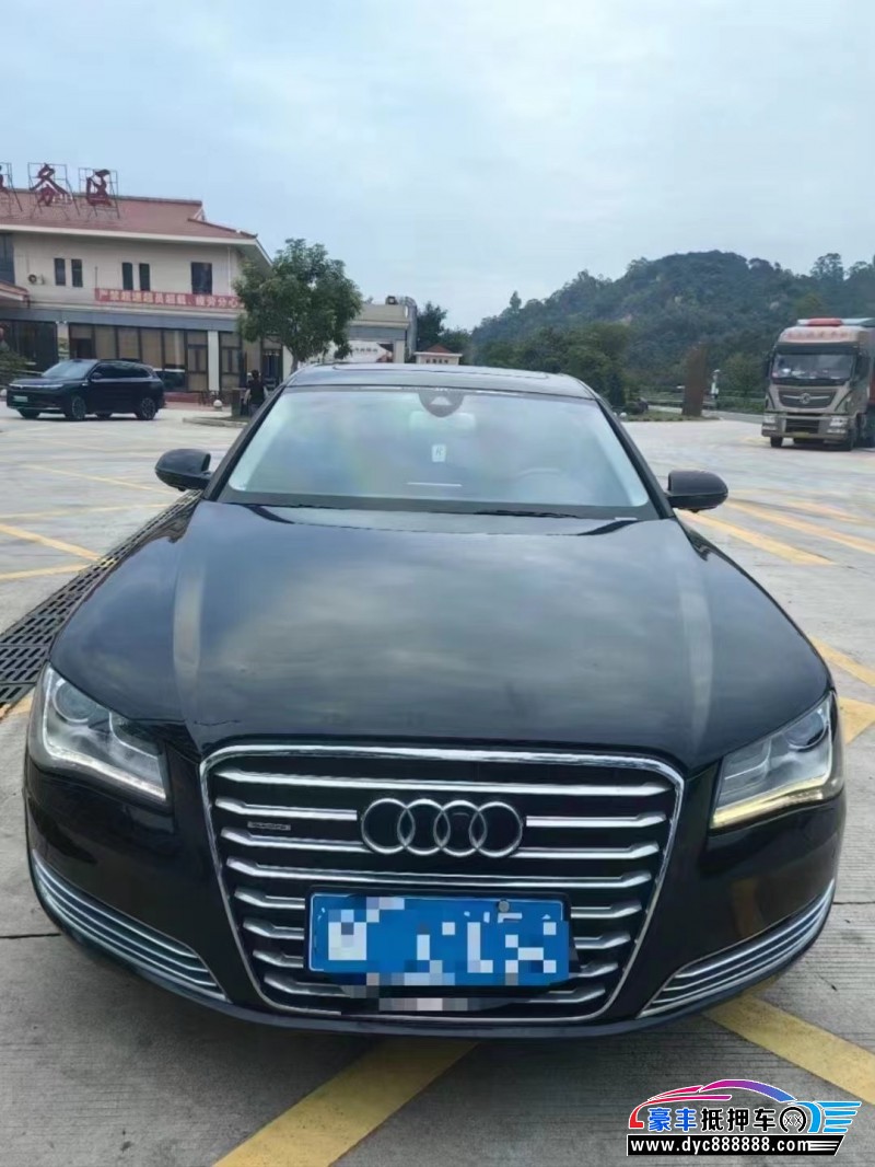 抵押车出售13年奥迪A8L轿车