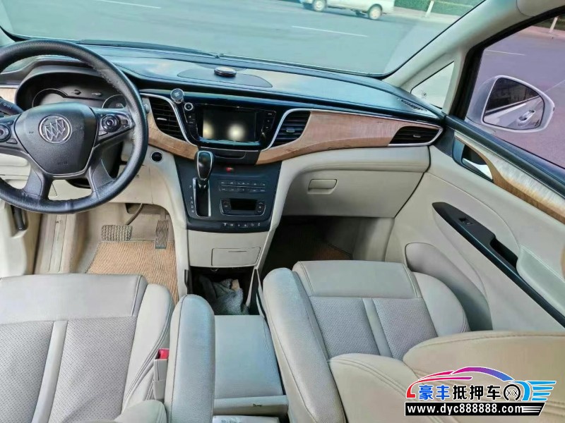 17年别克GL8轿车抵押车出售