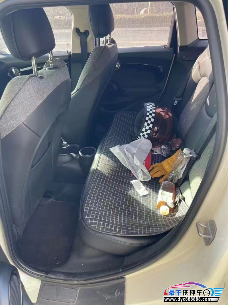 20年宝马MINISUV抵押车出售