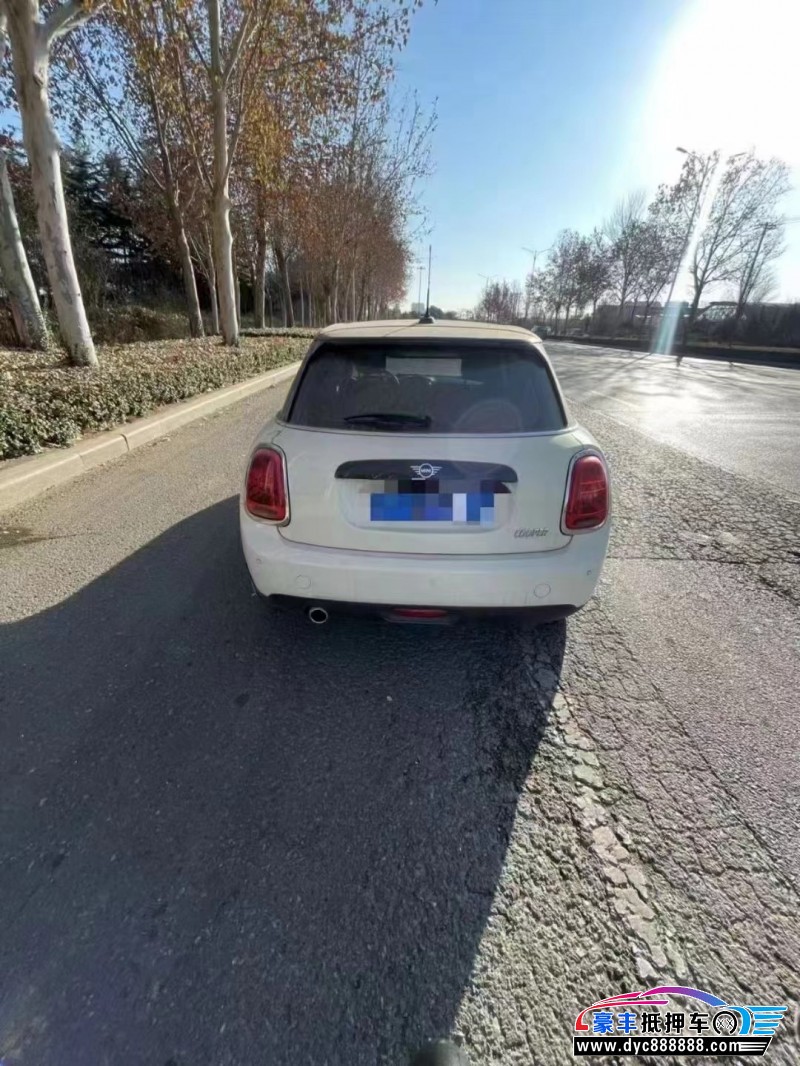 20年宝马MINISUV抵押车出售