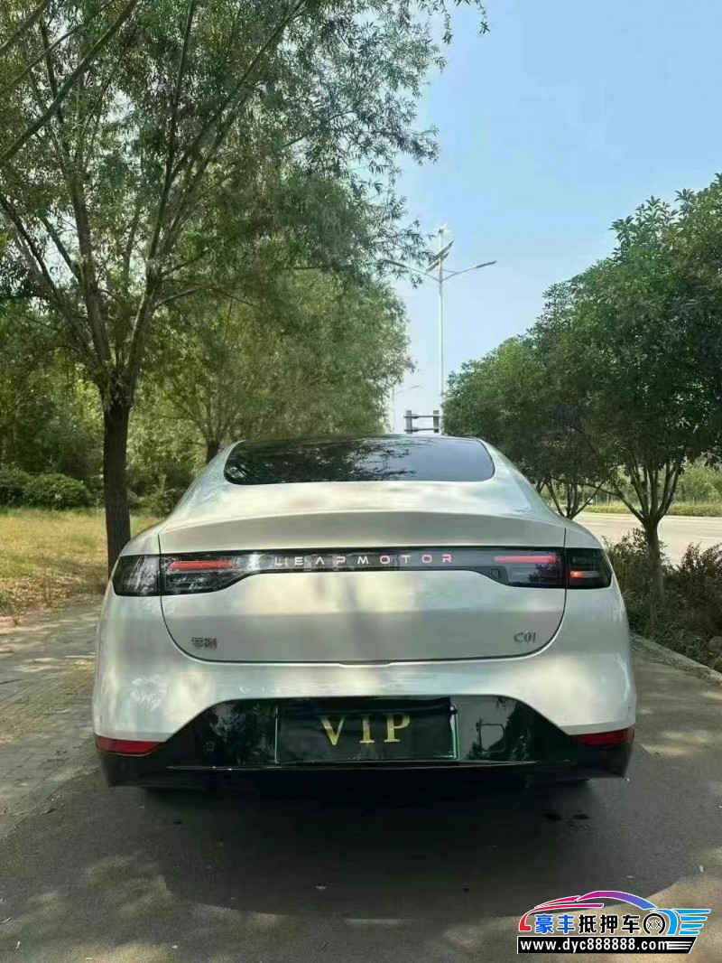 25年零跑c01轿车抵押车出售