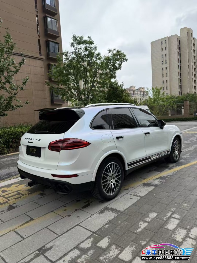 14年保时捷卡宴轿车抵押车出售