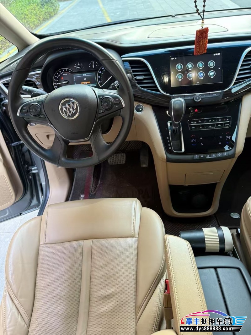 20年别克GL8轿车抵押车出售