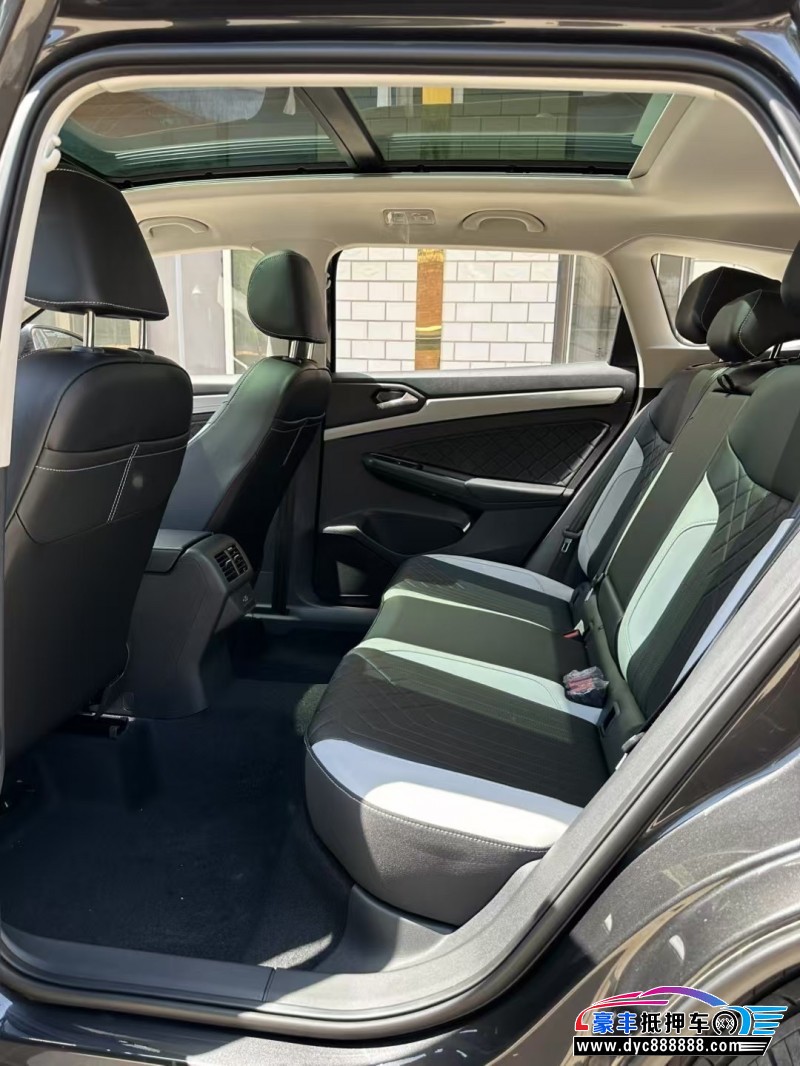 25年大众捷达轿车抵押车出售