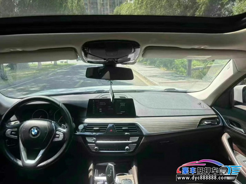 20年宝马5系轿车抵押车出售