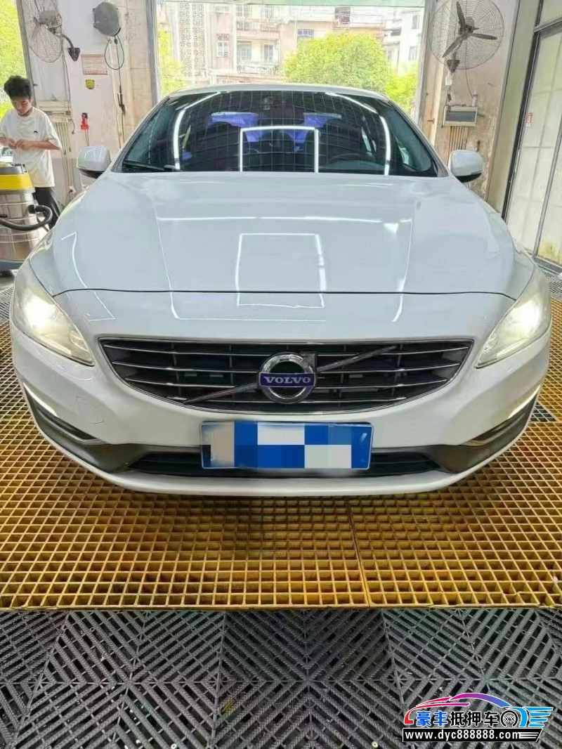 17年沃尔沃S60轿车抵押车出售