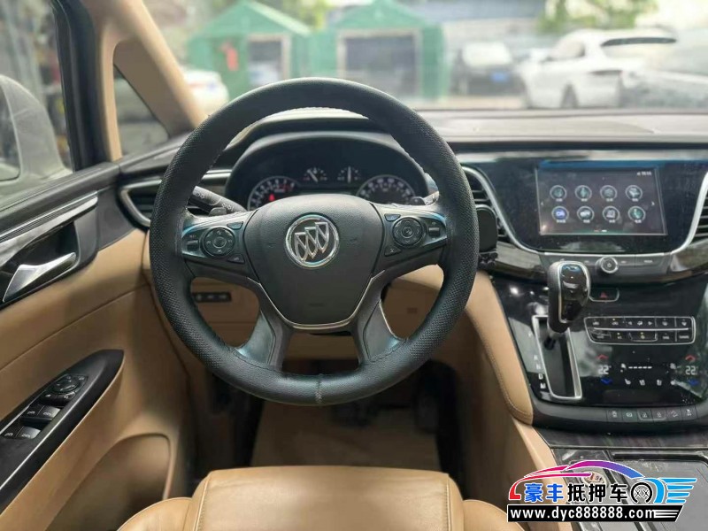 18年别克GL8轿车抵押车出售