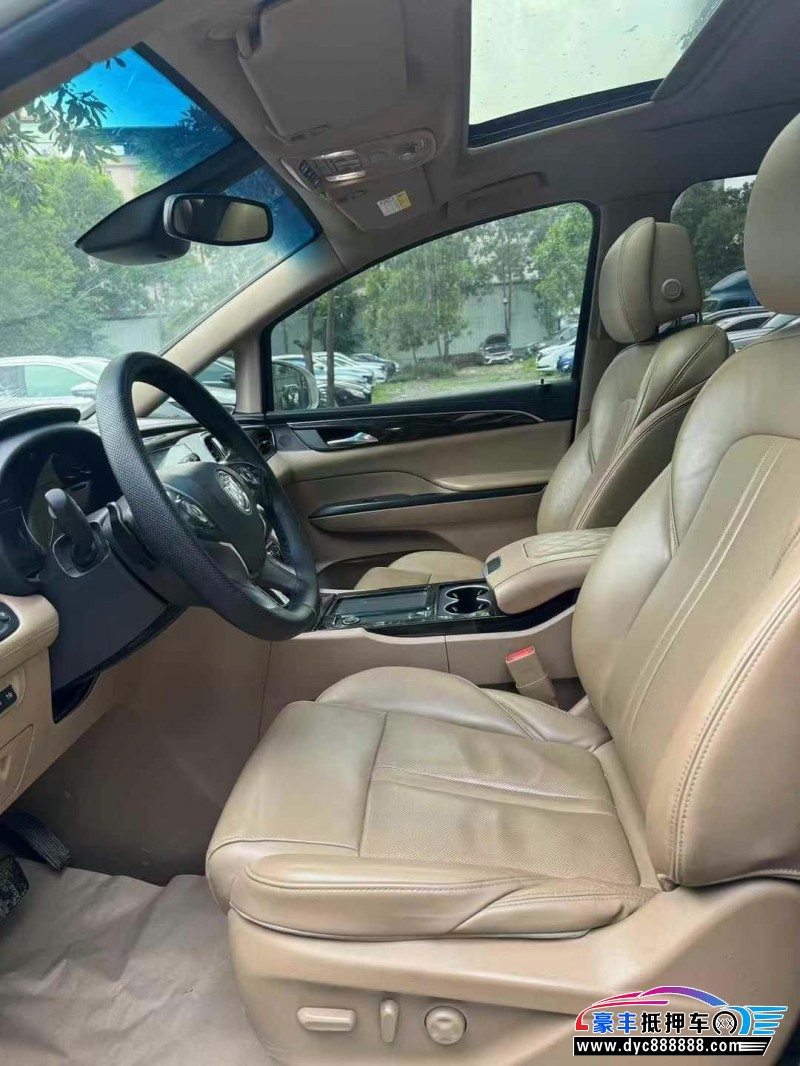 18年别克GL8轿车抵押车出售