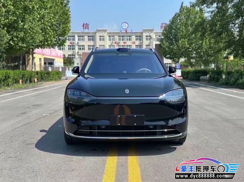 抵押车出售24年华为问界轿车