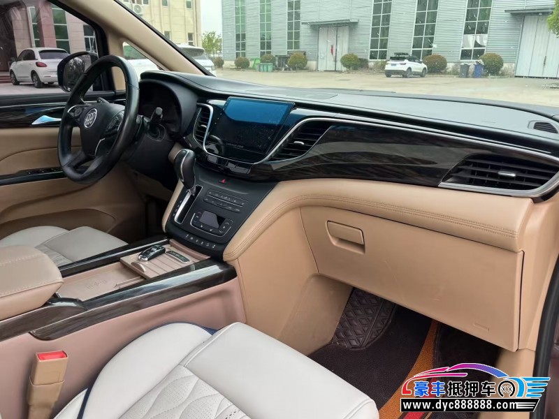 18年别克GL8轿车抵押车出售