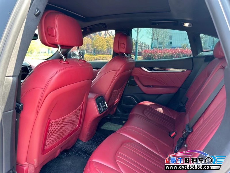 22年玛莎拉蒂莱万特轿车抵押车出售