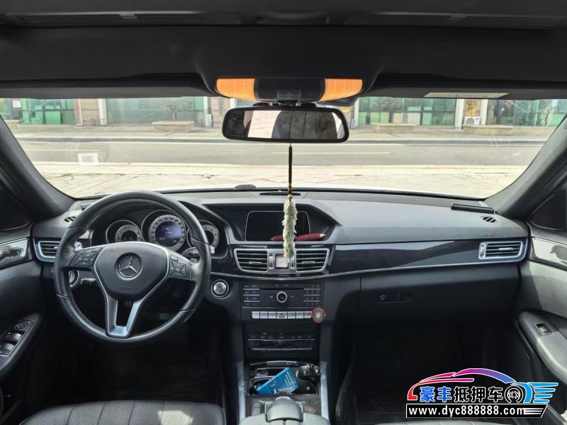 15年奔驰E轿车抵押车出售