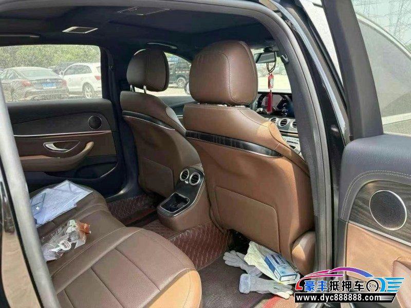 20年奔驰E轿车抵押车出售