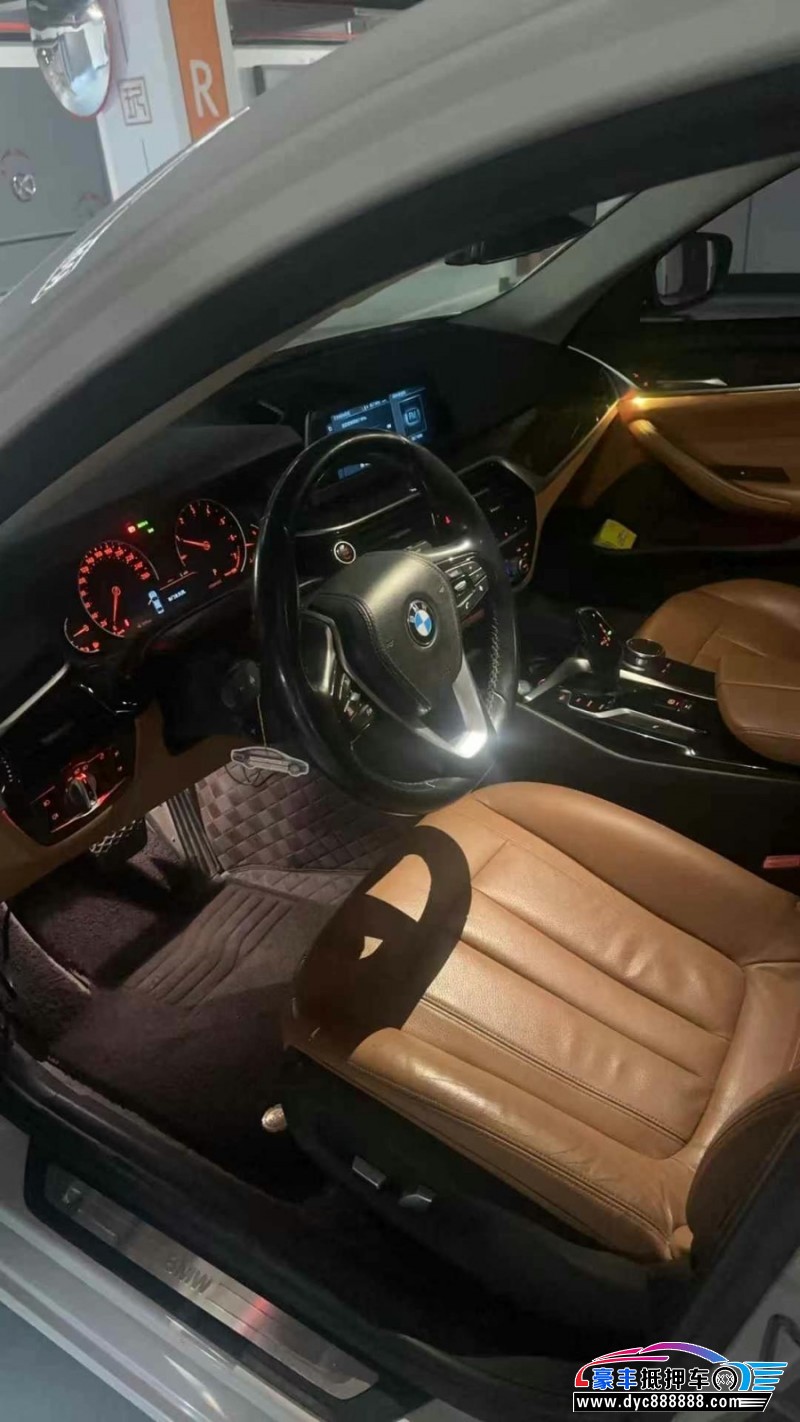 17年宝马5系轿车抵押车出售