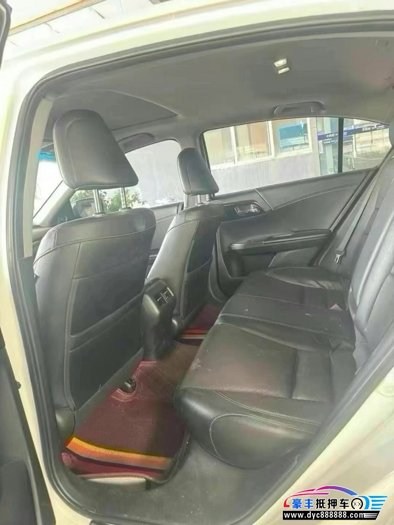 17年本田雅阁轿车抵押车出售