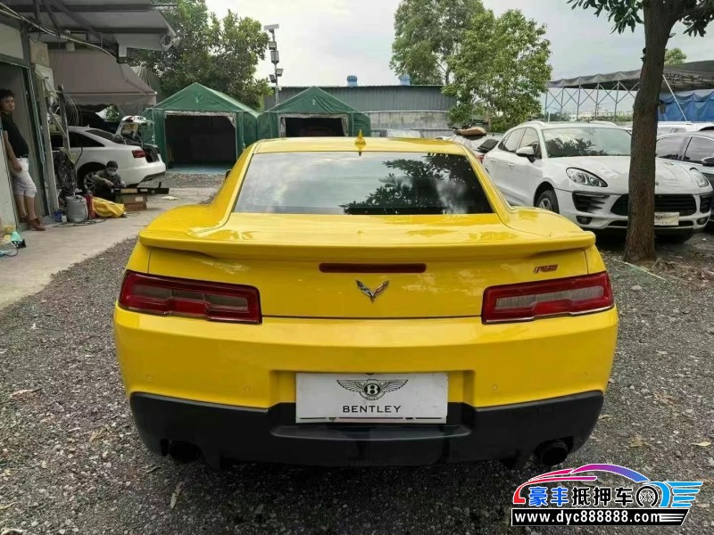 16年雪佛兰科迈罗轿车抵押车出售