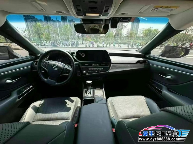 22年雷克萨斯ES轿车抵押车出售