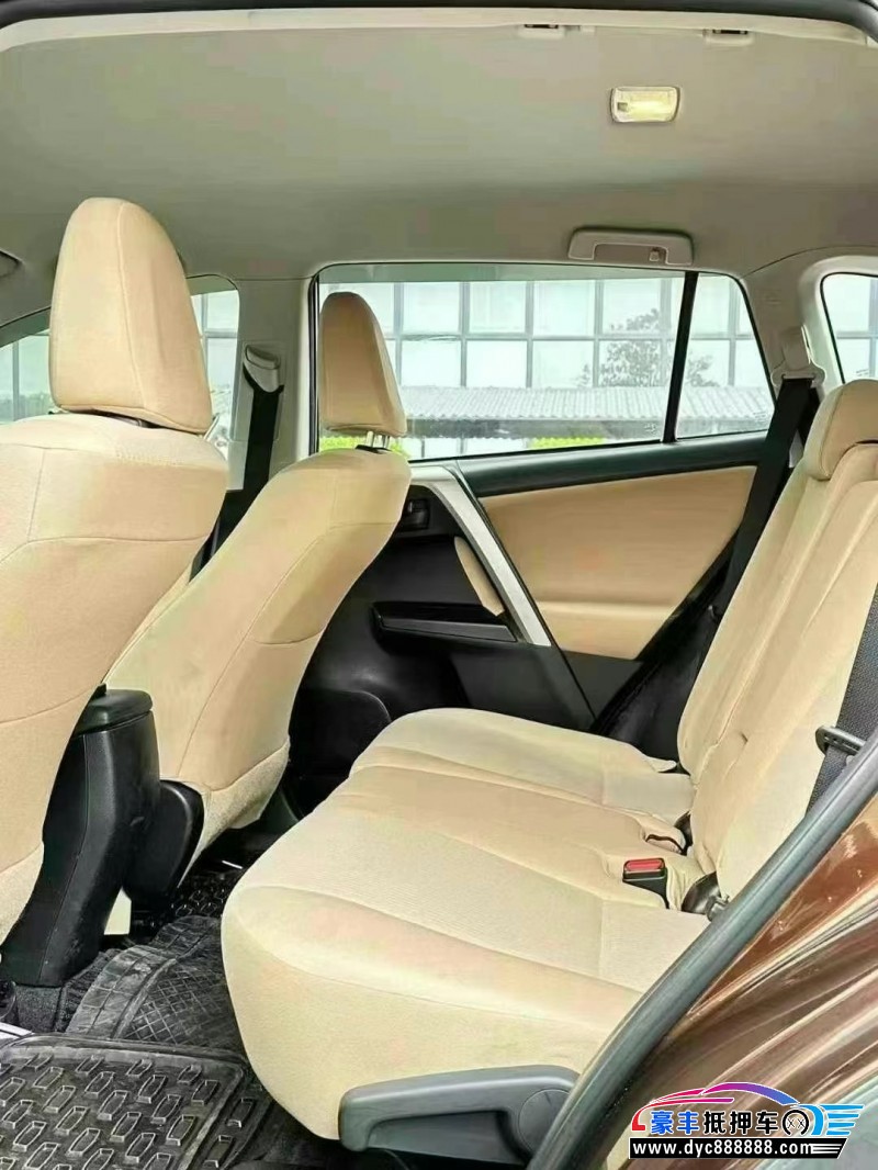 19年丰田RAV4荣放轿车抵押车出售