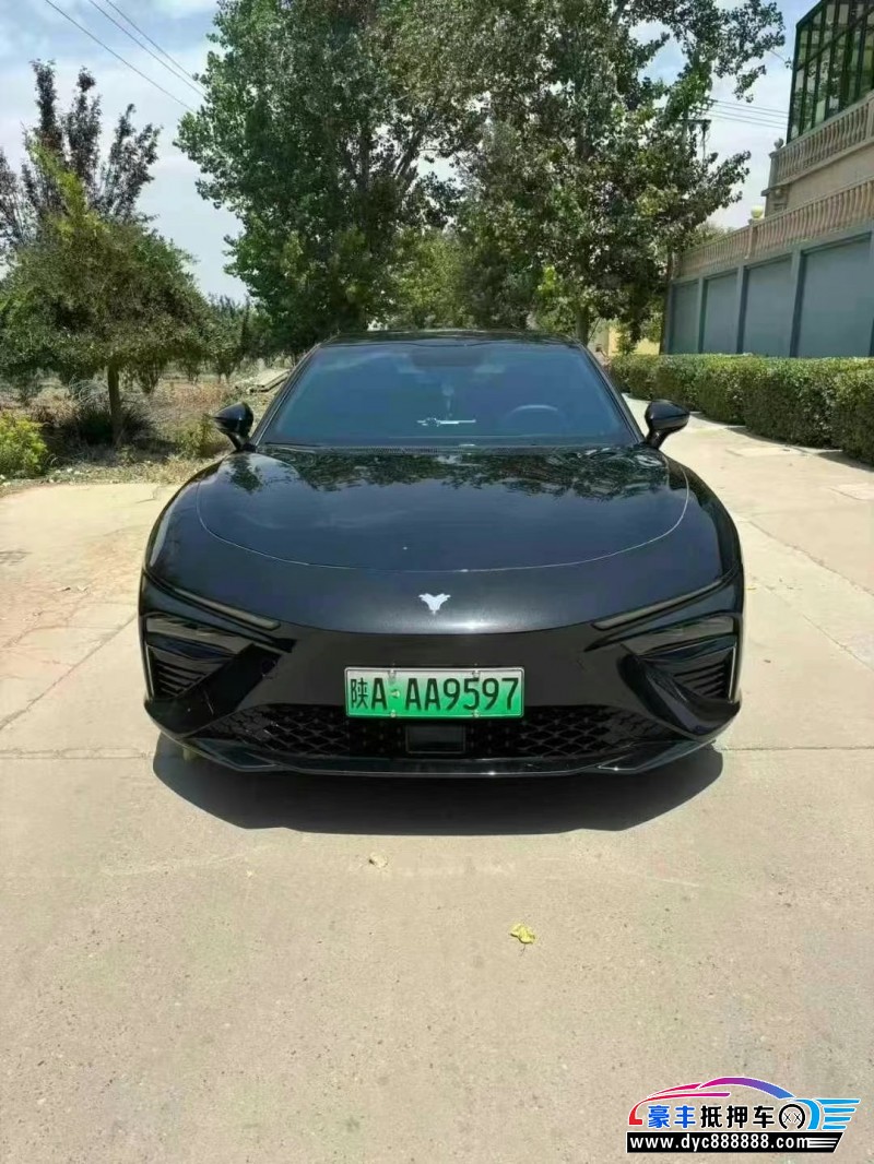 23年哪吒S轿车抵押车出售