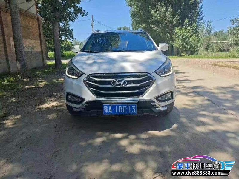 16年现代ix35轿车抵押车出售