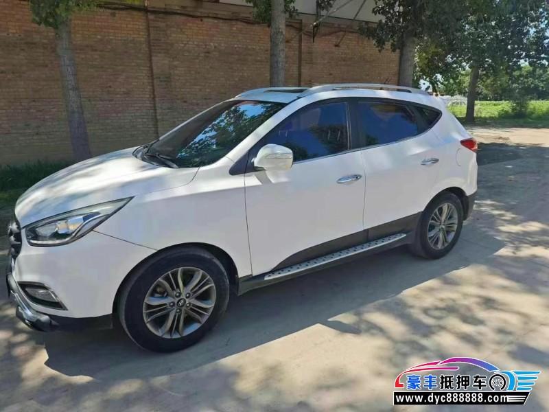 16年现代ix35轿车抵押车出售